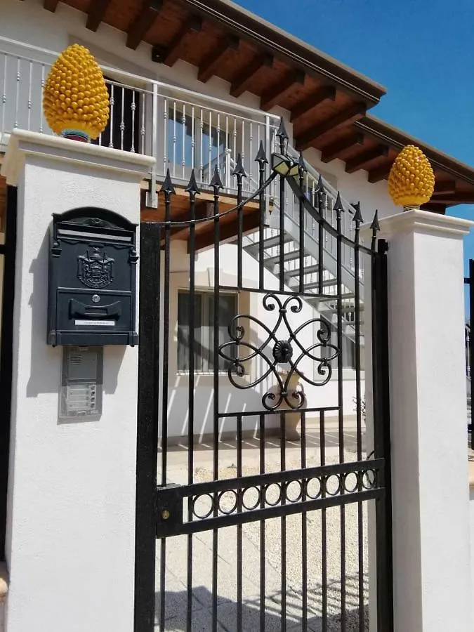 Casa Vacanza Brucoli Mare 2 0*,