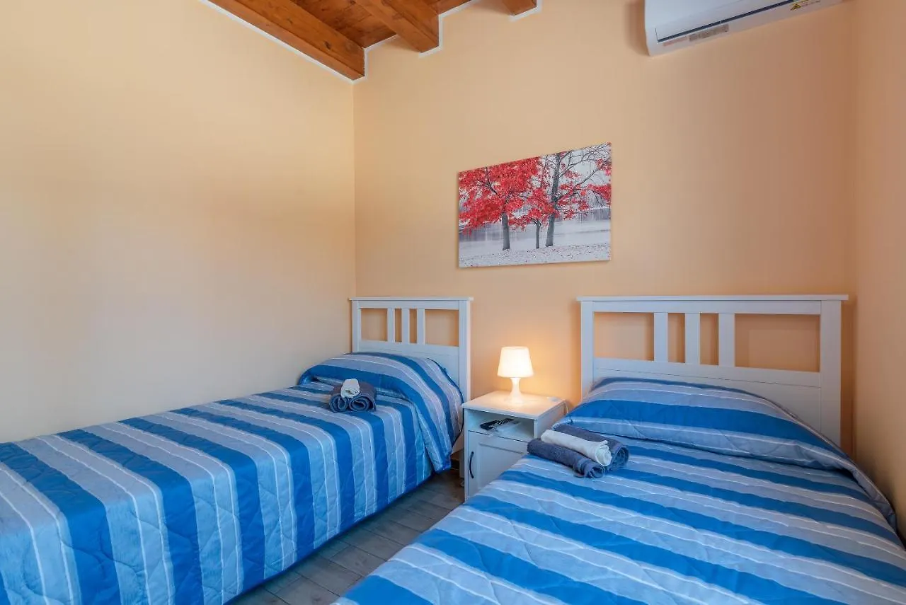 Casa Vacanza Brucoli Mare 2 0*,  意大利